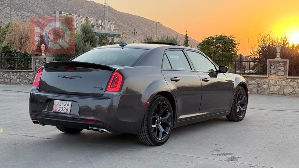 كرايسلر 300
